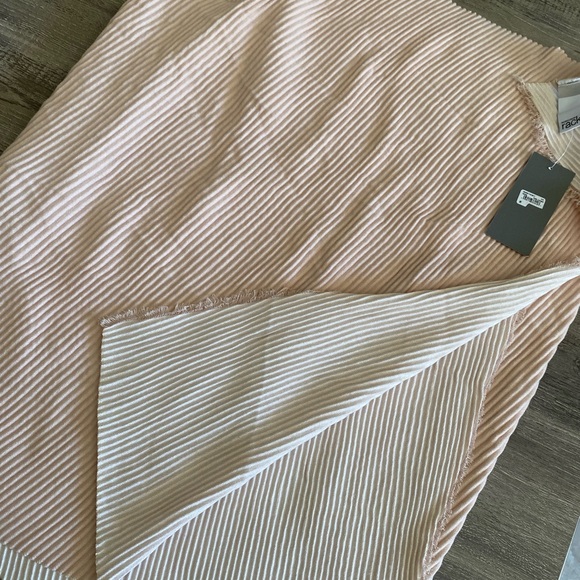 Soft, long and wide scarf/shall - Picture 1 of 2